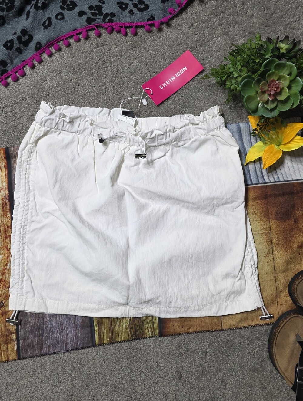 Shein Icon White Mini Skirt with Side and Waist Scrunch Drawstrings Size XXS 0